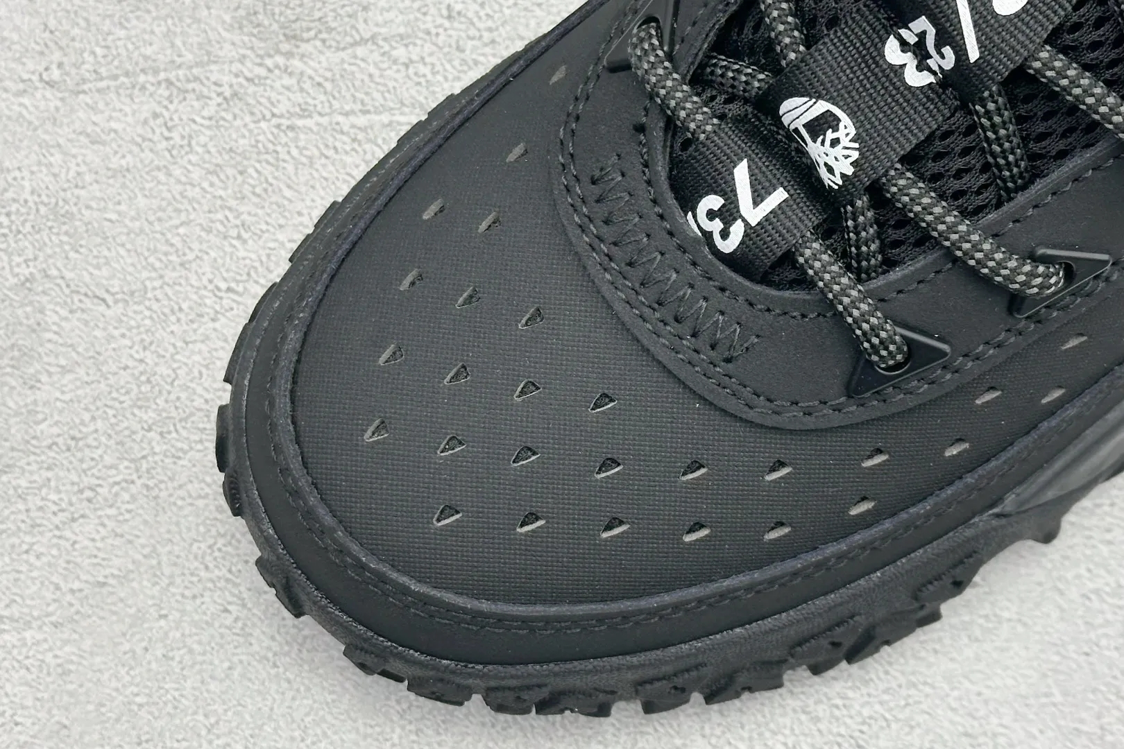 🐲💰 480 terminal store Timberland/Timberland outdoor high-top casual Martin boots series. Guangdong factory quality, original box and original packaging. The fabric is made of Italian 🇮🇹 top-grade frosted fine-grained cowhide. It is paired with anti-odor and anti-corrosion genuine leather latex insoles to give you a perfect wearing experience. The quality is exquisite and durable. A must-have for sportsmen. Specially designed to treat those who are not handsome. High-quality and first-class foot feel. Item number: TBOA5VAC015